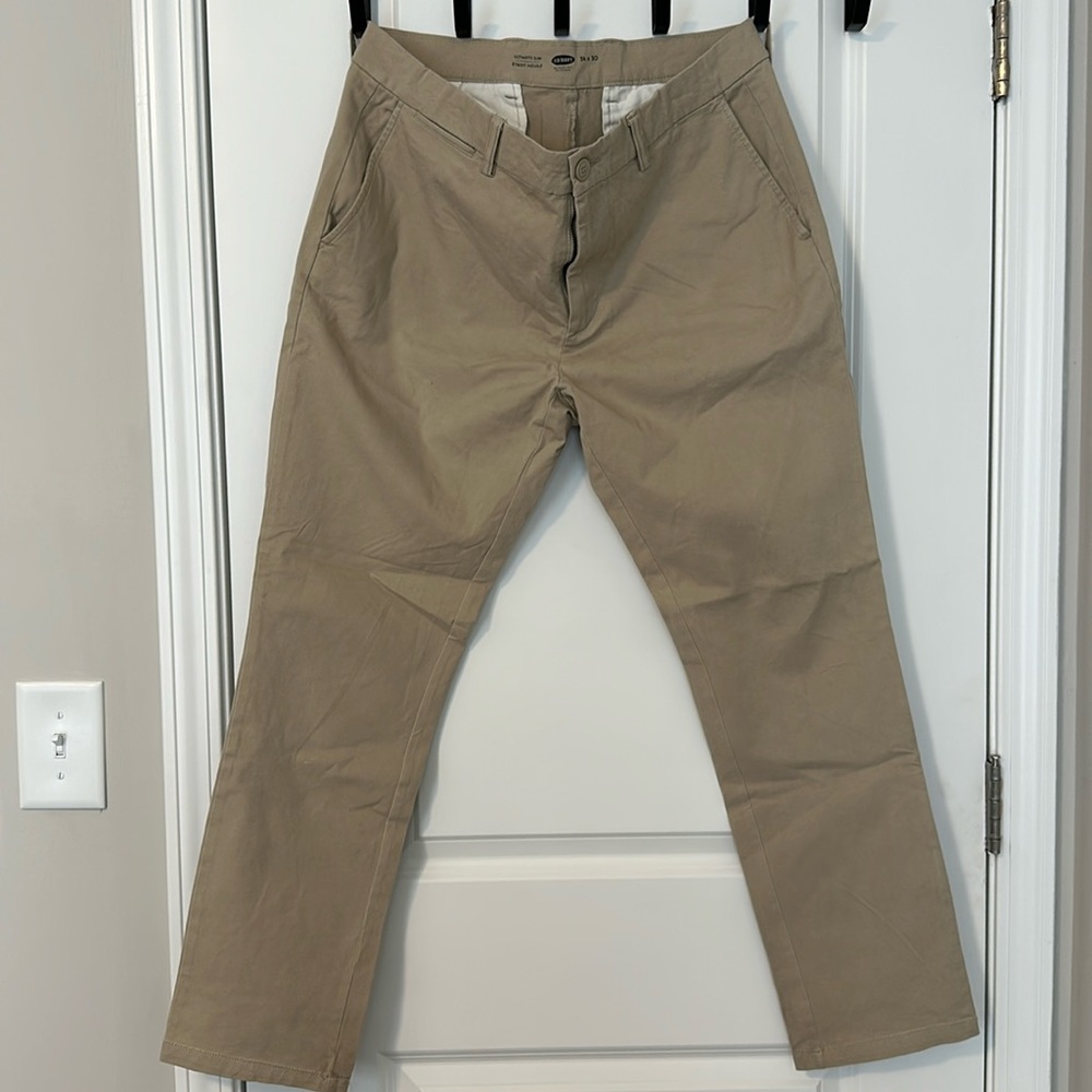 Old Navy Men’s Slim Built-In Flex Chino Pants in Stone size 34x30